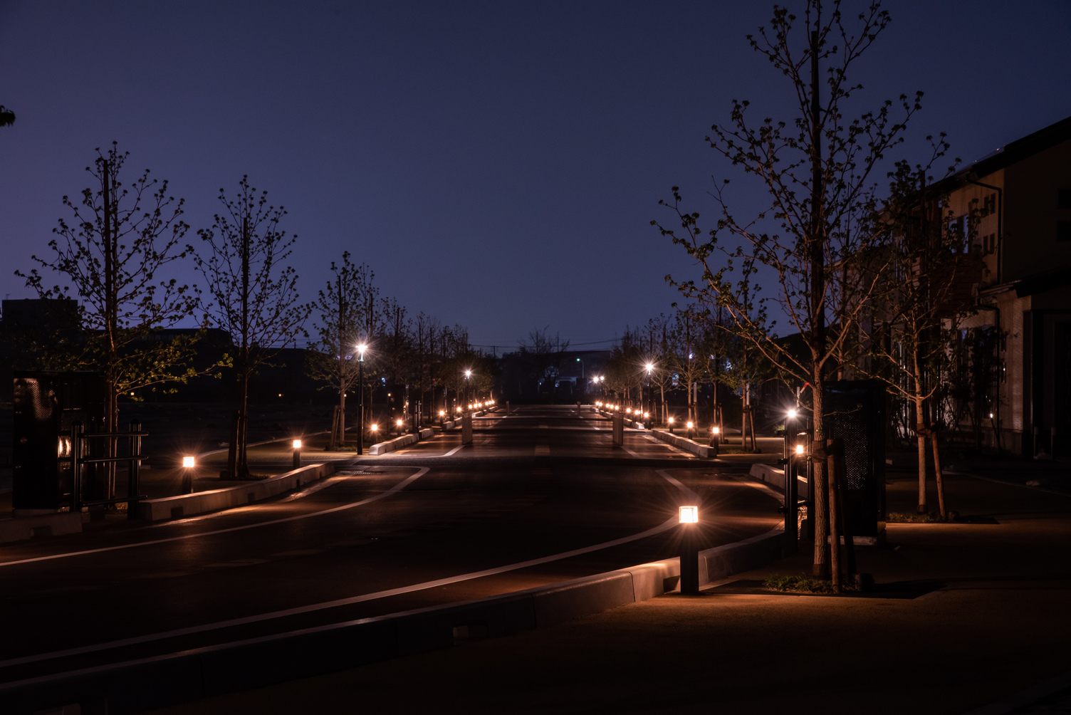 メイン道路夜景2 