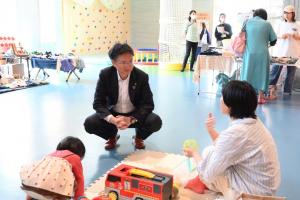 プレイラボみつけにて「MOMUP PARK」を視察した時の様子