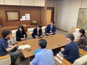 見附高校と月ヶ岡特別支援学校見附分校の先生方との意見交換の様子