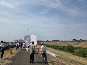 見附今町・長岡中之島凧合戦の様子