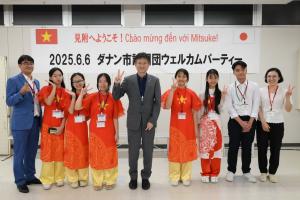 交流都市であるダナン市からの中学生が来訪したときの様子