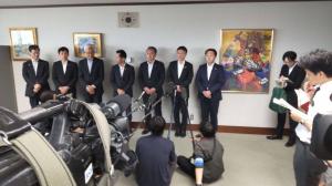 柏崎刈羽原発のUPZ地域6市1町の首長が合同で花角知事と面会の様子
