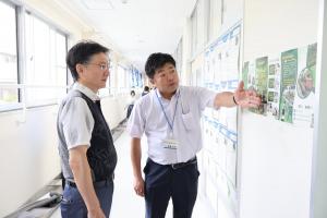 見附高校と月ヶ岡特別支援学校見附分校の文化祭（和光祭）の視察の様子