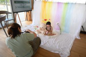 わかいいフォトブースで子どももニコニコ笑顔