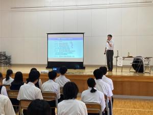 見附高校での講演の様子