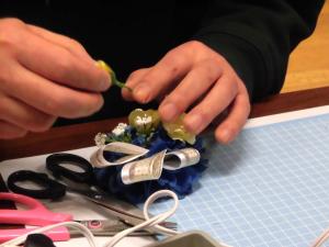 コサージュ作り③