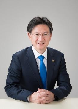 見附市長　稲田亮