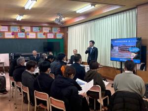 見附市学校適正配置計画案の説明会の様子