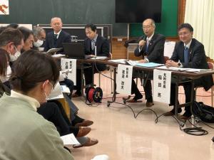 見附市学校適正配置計画案の説明会の様子