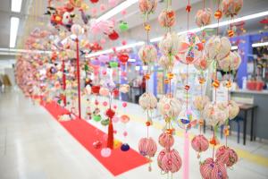 一つひとつ丁寧に作られたつり飾り