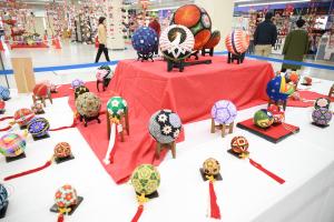 豪華絢爛の手毬