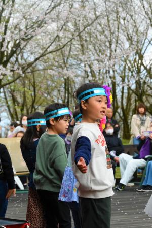 菫保育園のお遊戯の様子