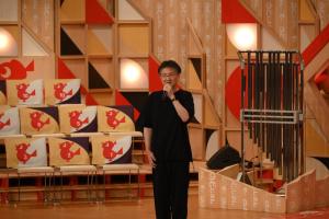 あいさつをする稲田市長