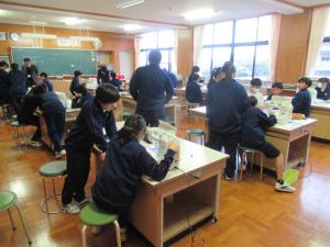 家庭科ミシンに挑戦