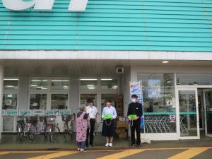 街頭募金の様子