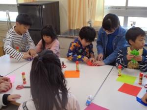 飾り付けボランティアの様子　その2