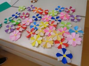 飾り付けボランティアの様子　その3