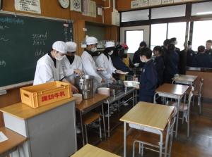 給食1