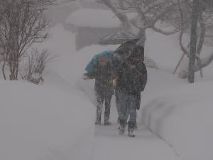 雪の登校