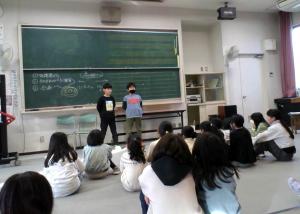 代表者が話す様子