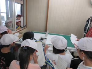 工場見学の様子